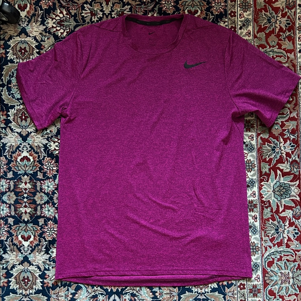 Nike Men's Magenta Short Sleeve Tee